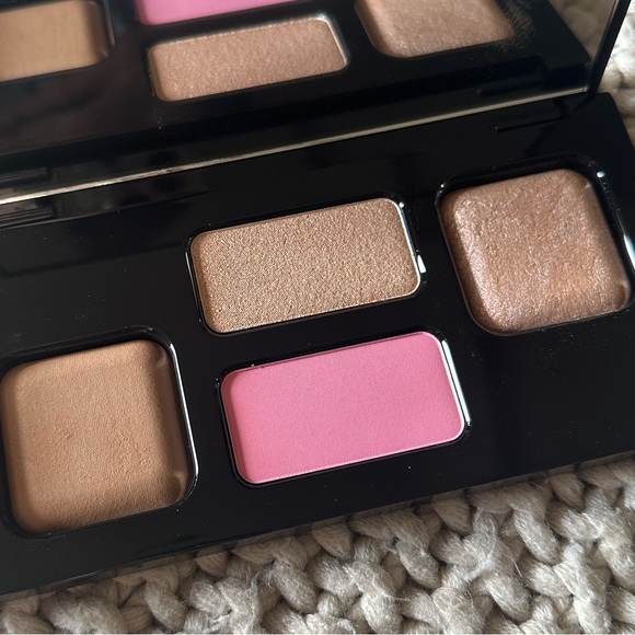 Il Makiage HIGH POINT FACE SHAPING PALETTE - Picture 3 of 7